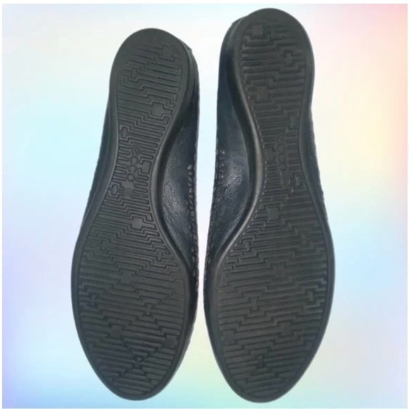 ECCO Black Touch Laser Cut Ballerina Leather flats Size 39
US Size 8 - Picture 4 of 6